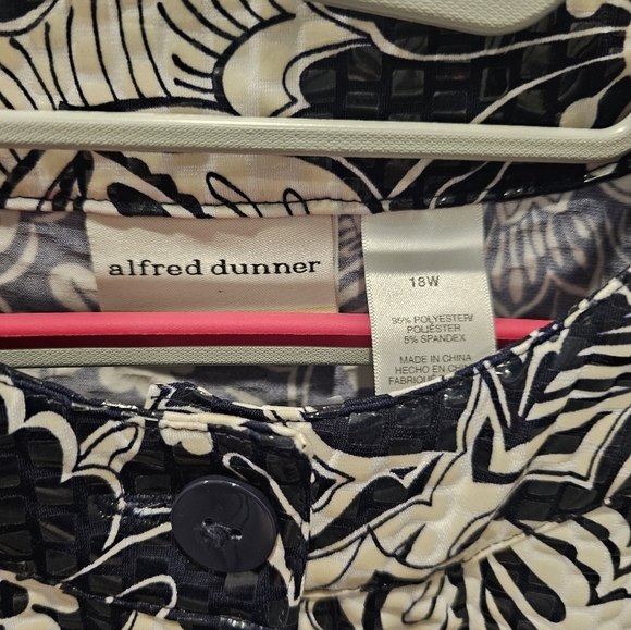 Alfred Dunner 18W Black White Textured Floral Clear Sequin Button Front Jacket - Picture 4 of 11